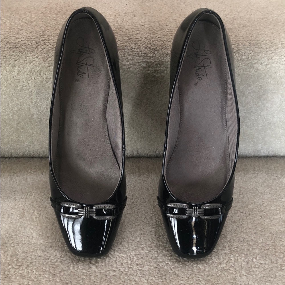 Life Stride Black Patent Square-Toe Bow wedge flats
